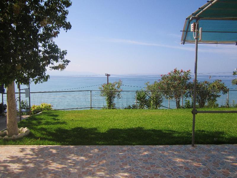 Rosa'S Beach Studios Lurdáta Kültér fotó