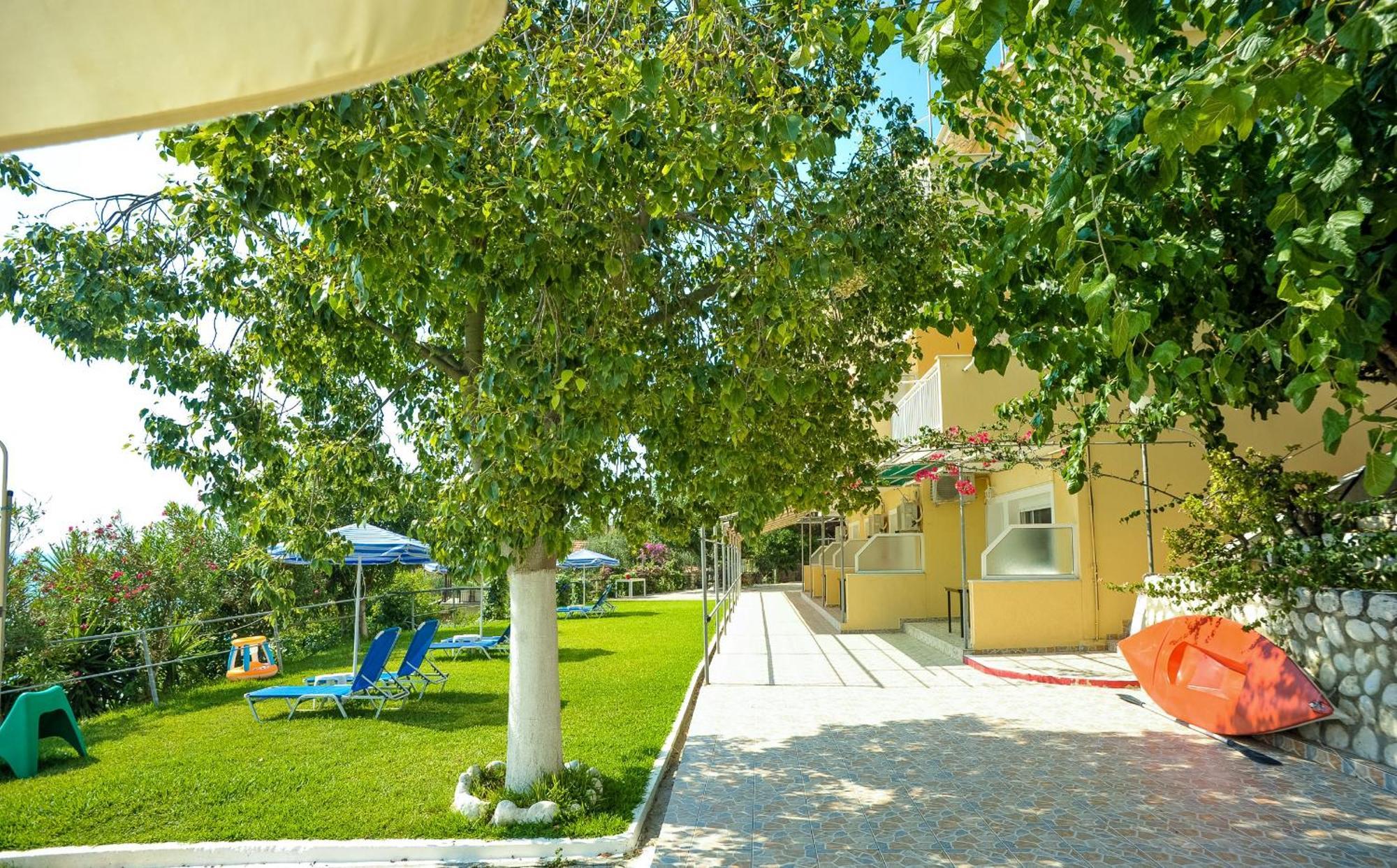 Rosa'S Beach Studios Lurdáta Kültér fotó