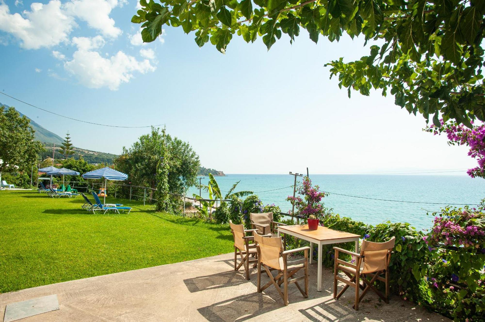 Rosa'S Beach Studios Lurdáta Kültér fotó