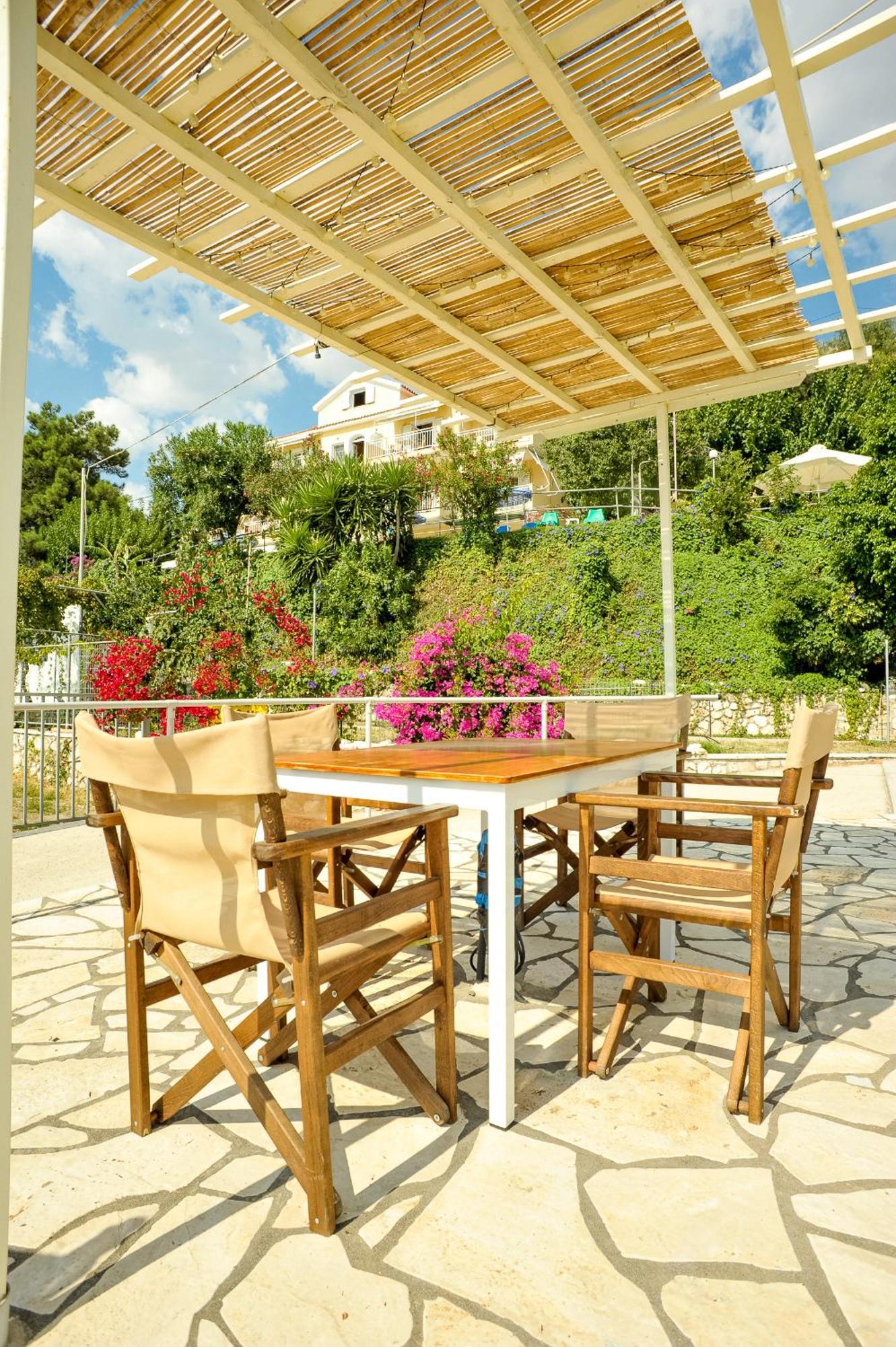 Rosa'S Beach Studios Lurdáta Kültér fotó