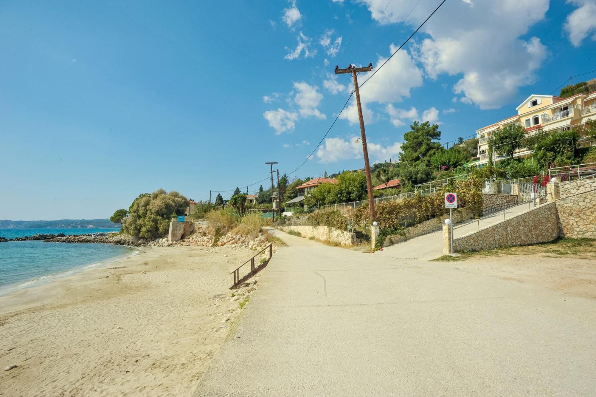 Rosa'S Beach Studios Lurdáta Kültér fotó